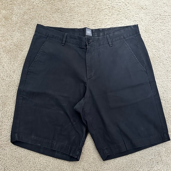 Gap Classic GapKhakkis Flat‎ Front Shorts in Faded Black Size 36 VGUC - Picture 1 of 5
